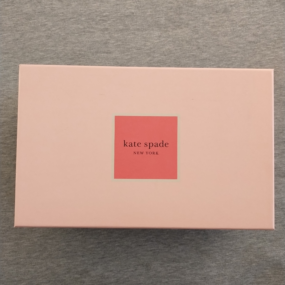 Kate Spade Shoe Box with Kate Spade Tissue Paper - Picture 11 of 12